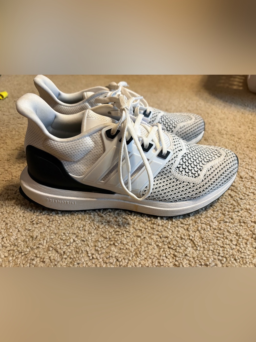 Adidas men’s shoe 7.5